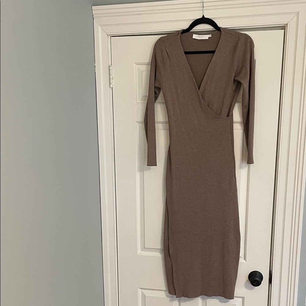 Astr Taupe Long Sleeve knit sweater Dress large